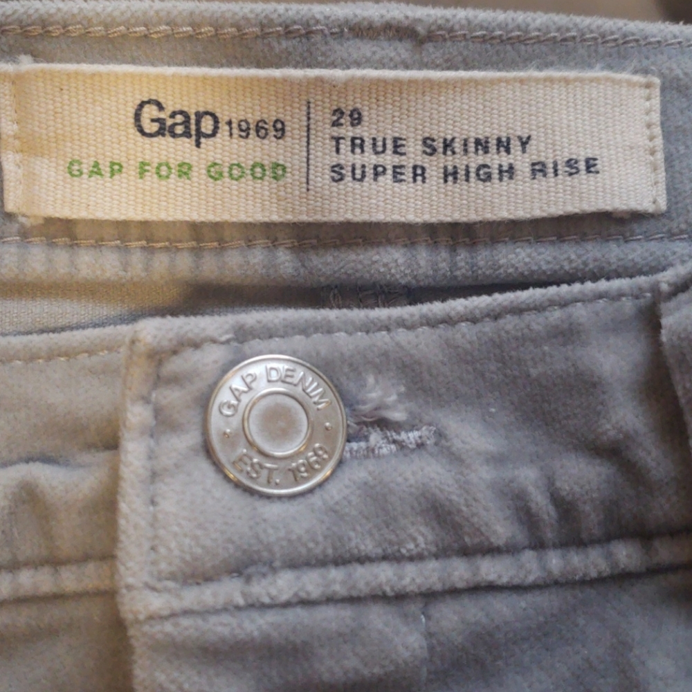 GAP - Picture 3 of 10